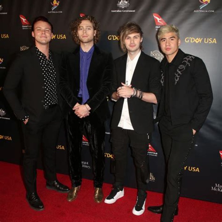 Ashton Irwin Height, Weight, Body Measurements, Shoe Size