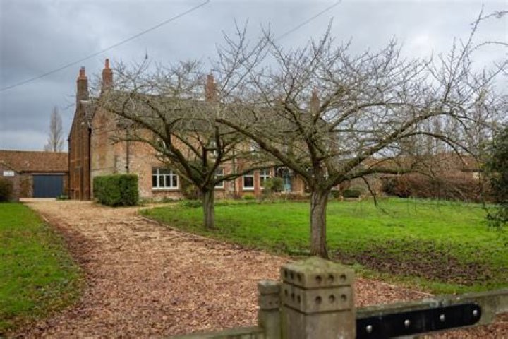 Is Kym Marsh unwell? Get the latest on Kym Marsh's health and find out her current whereabouts. - SarkariResult