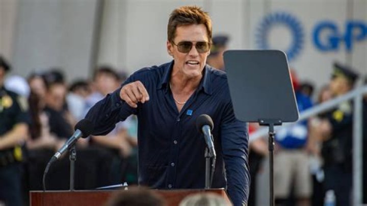 Is Tom Brady Coming Back in 2024? Who is Tom Brady? Is Tom Brady Still Playing? - SarkariResult