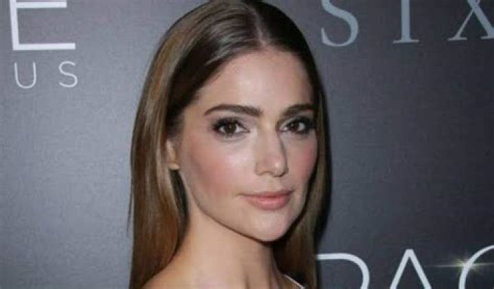 Janet Montgomery Height, Weight, Measurements, Bra Size, Shoe Size