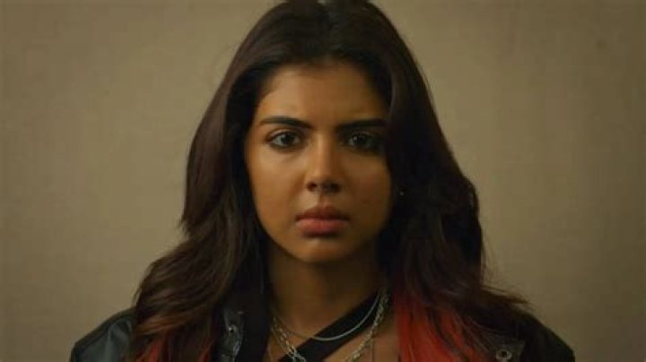 Kalyani Priyadarshan Height, What Is The Height Of Kalyani Priyadarshan? - SarkariResult