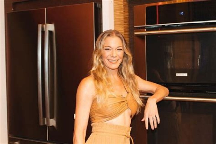 LeAnn Rimes Net Worth: Career, Family, Age, Income, Wiki, Bio, All You Need to Know - SarkariResult