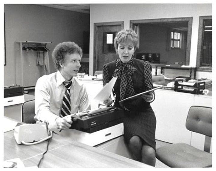 Longtime News Anchor, Radio Personality Sue Wylie Dies In Car Crash - SarkariResult