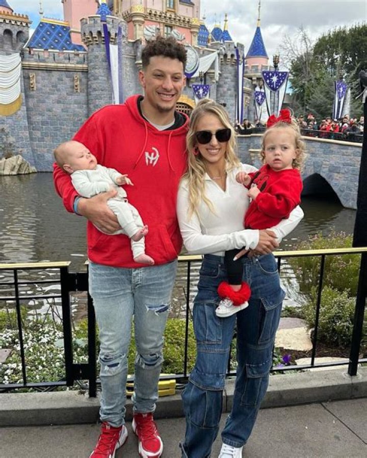 Nick Mullens Stats, Wife, Net worth, Contract, Height, Family