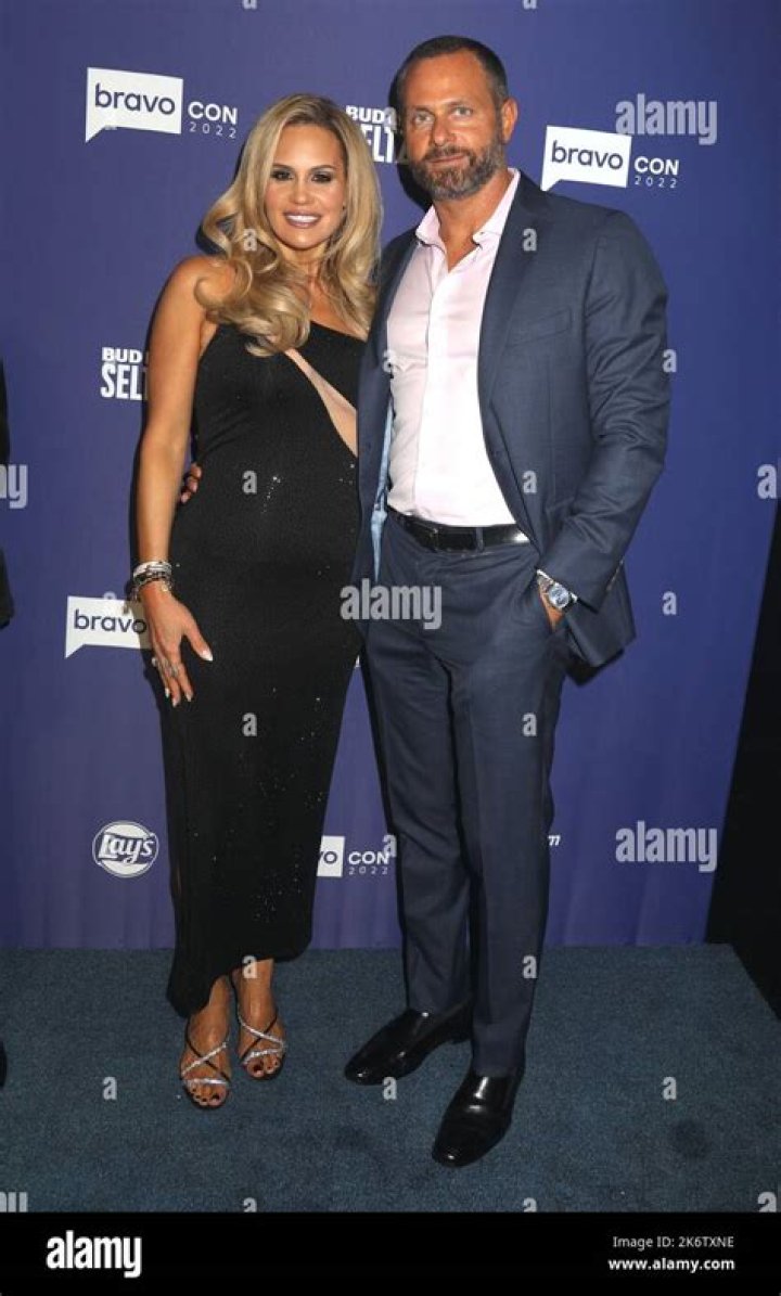 Who is Evan Goldschneider Married to?